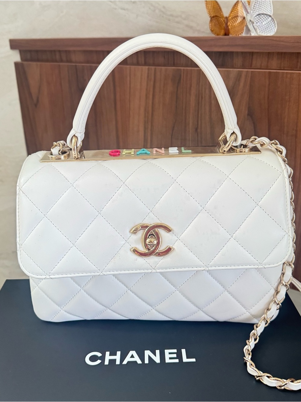 CHANEL White Quilted Leather Top-Handle Shoulder Bag with Gold Hardware